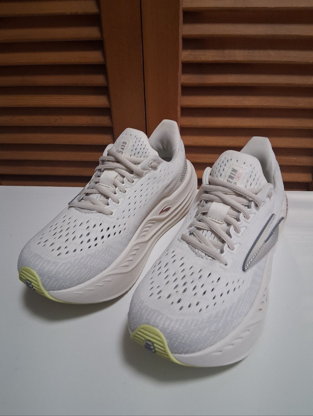 Brooks Glycerin Max Coconut/ Alloy/ Rose Women's Running Shoe * Size: 7.5 - Picture 3 of 8
